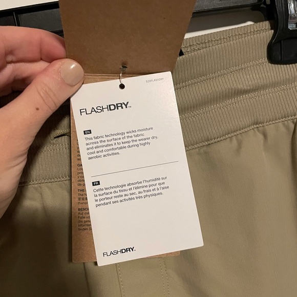 The North Face Aphrodite Motion Bermuda Shorts NWT - Picture 8 of 12